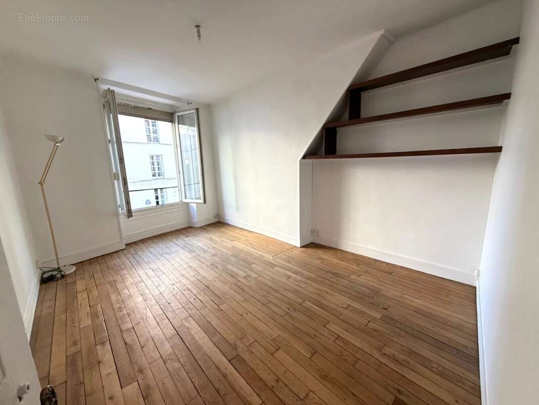 Appartement à PARIS-7E