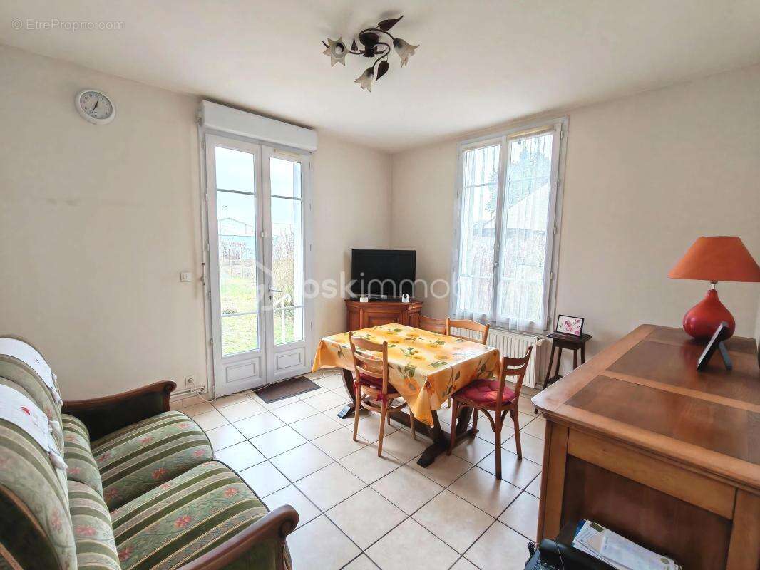 Maison à MORIGNY-CHAMPIGNY