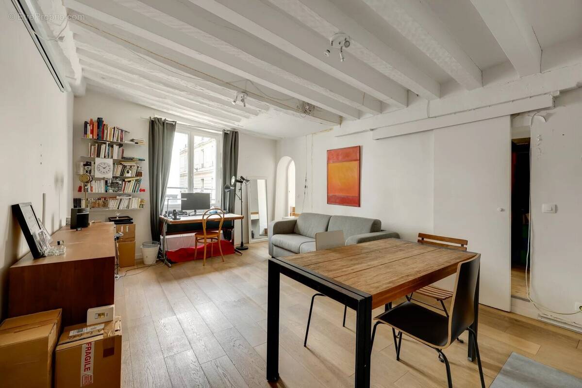 Appartement à PARIS-10E