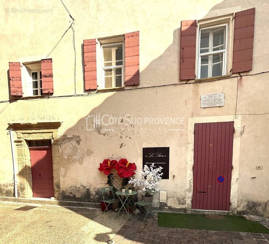 Appartement à VENASQUE