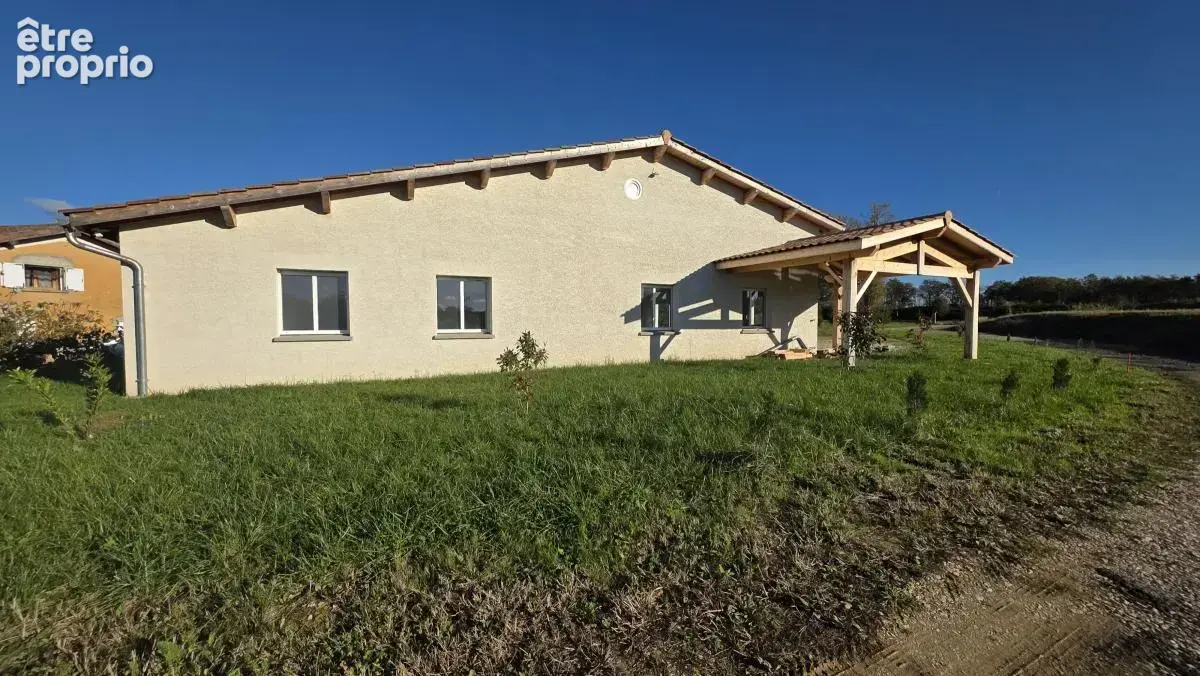 Maison 215 m² à Saint-Nizier-Le-Desert  - photo 1