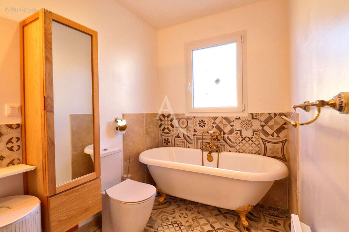 Maison à VINON-SUR-VERDON