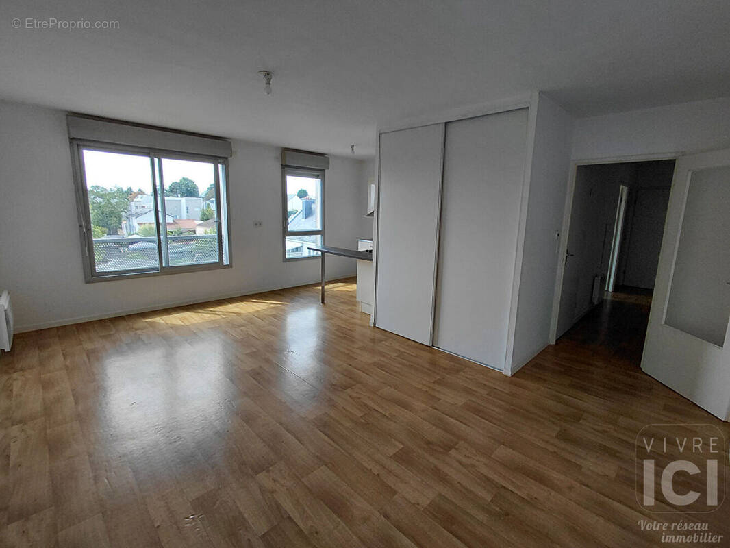 Appartement à SAINTE-LUCE-SUR-LOIRE