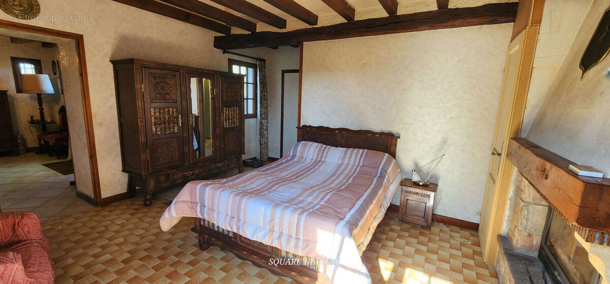 Maison à SEMUR-EN-VALLON