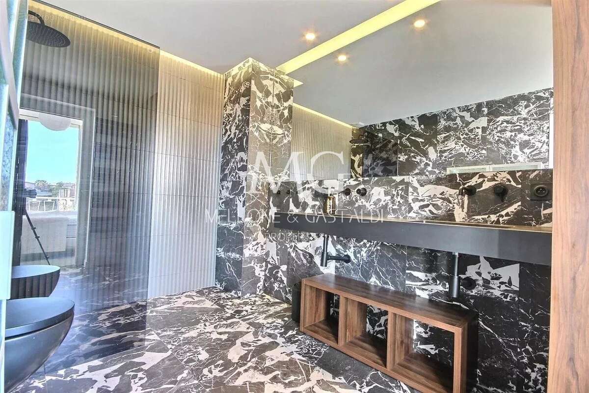 Cannes pointe croisette - 4p toit terrasse - parking - photo 13