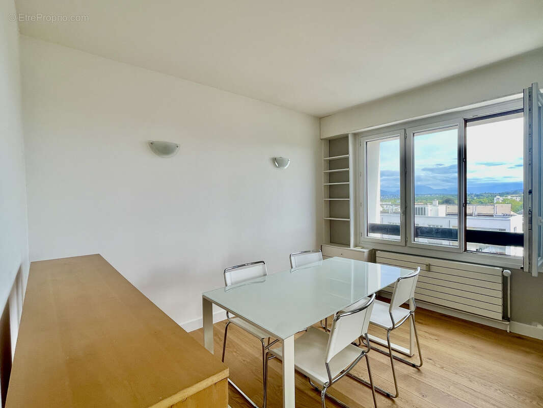 Appartement à FERNEY-VOLTAIRE