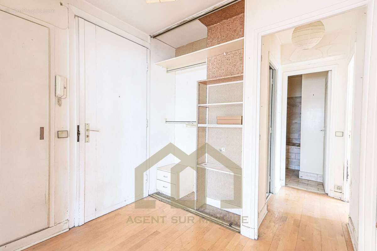 Appartement à NEUILLY-SUR-SEINE