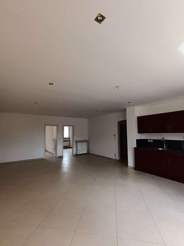 Appartement à COSNES-ET-ROMAIN