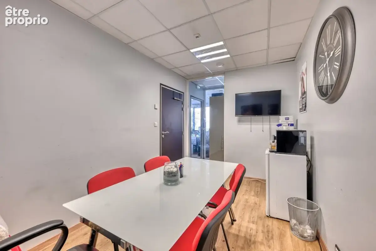 Commerce 139 m² à vendre à Montreuil (93100) - photo 9