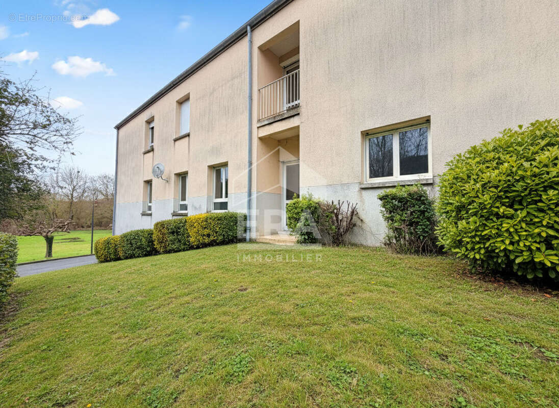 Appartement à ROULLET-SAINT-ESTEPHE