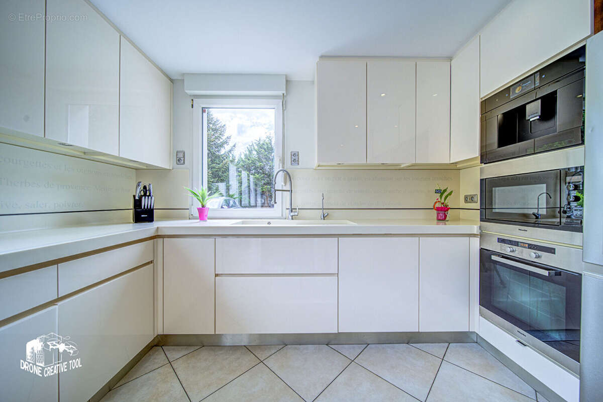 Maison à COIN-LES-CUVRY