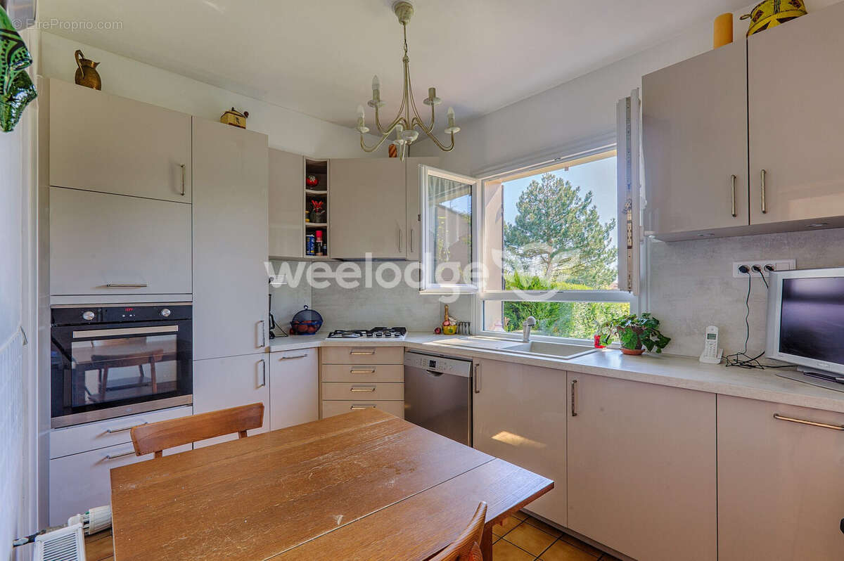 Maison à CHANTELOUP-LES-VIGNES