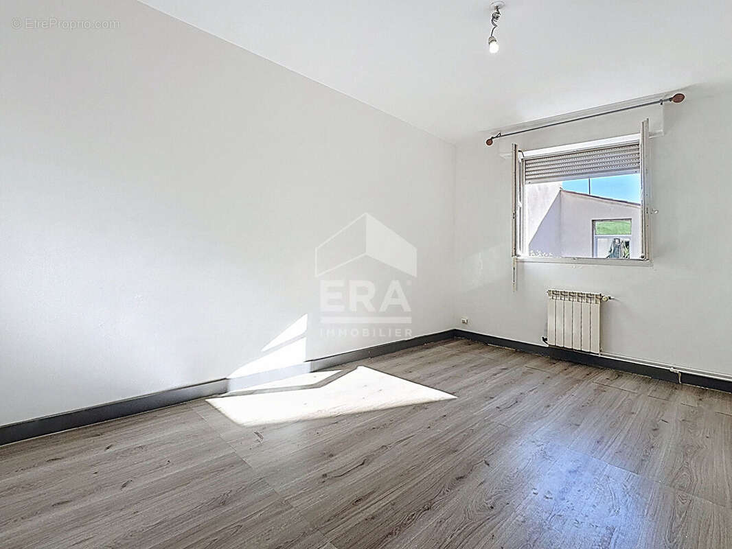 Appartement à MARSEILLE-2E