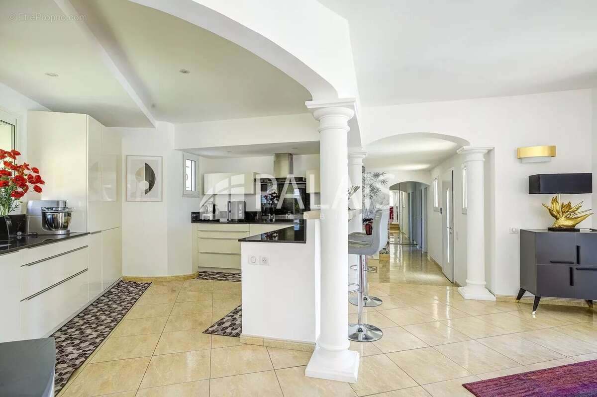 Villa 4P 140 m2 + 60 m2 garage - photo 12