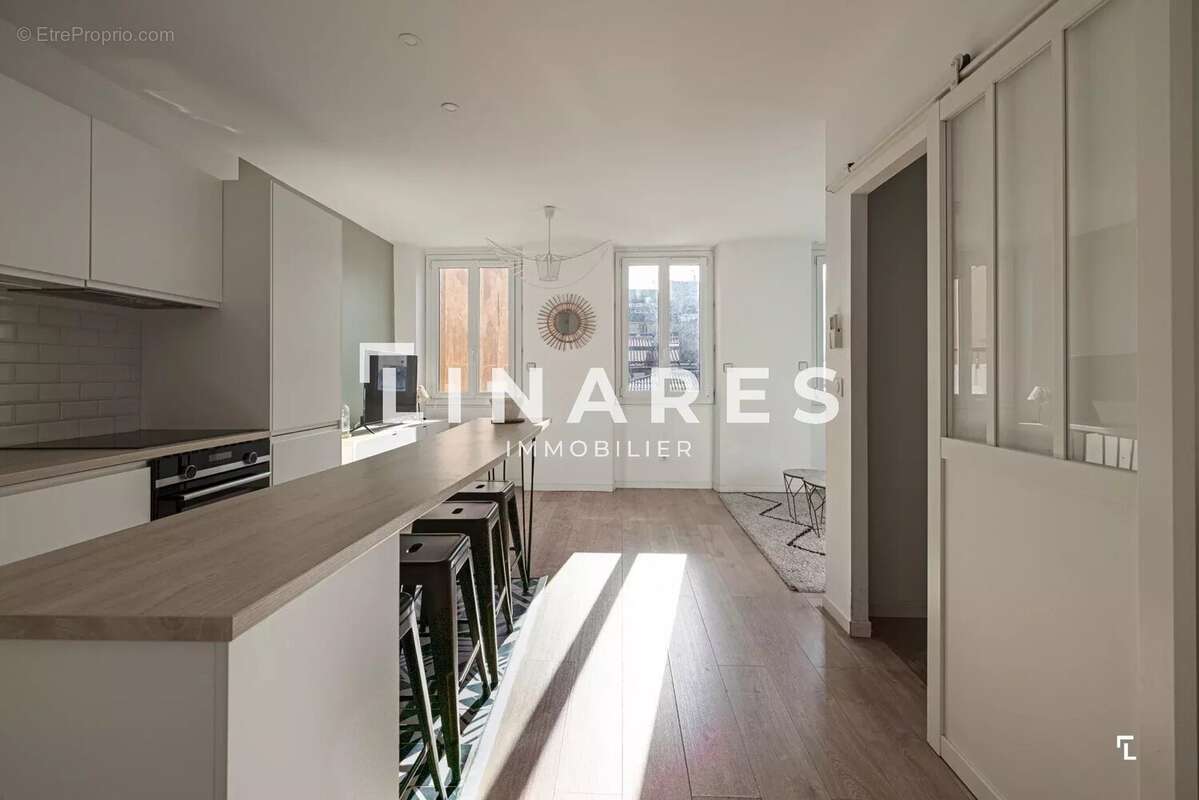 Appartement à MARSEILLE-1E