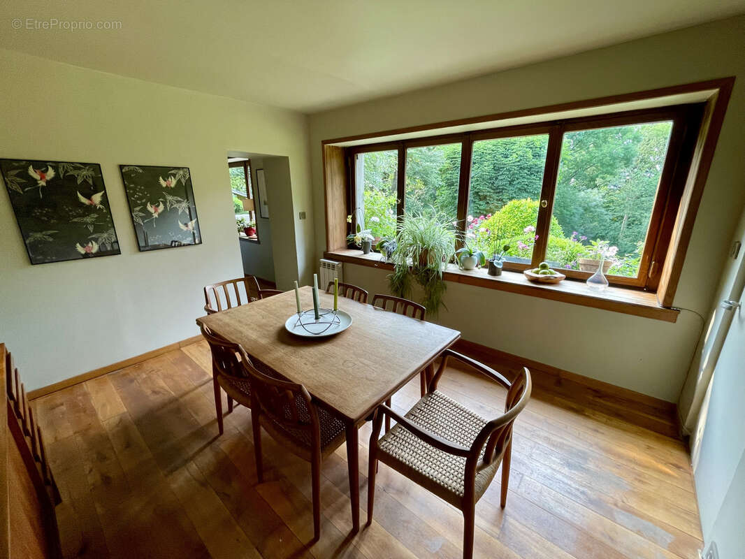 Maison à LES MESNULS