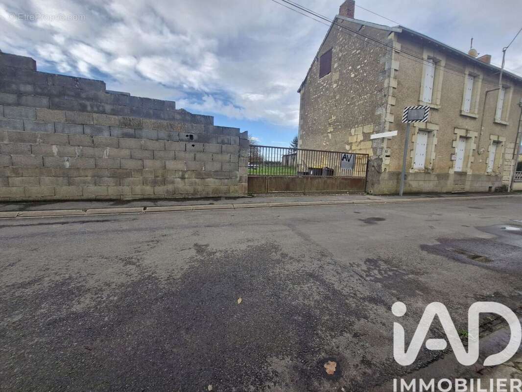 Photo 2 - Maison à SAINT-MARTIN-DE-MACON