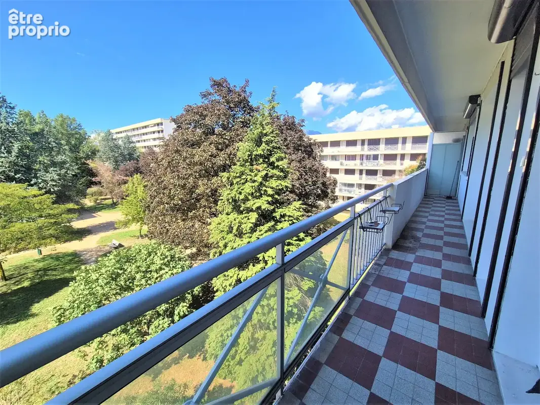 Eybens – t4 73 m² avec vue sur les montagnes, étage élevé, balcon, sejour double et place de parking privative - photo 2