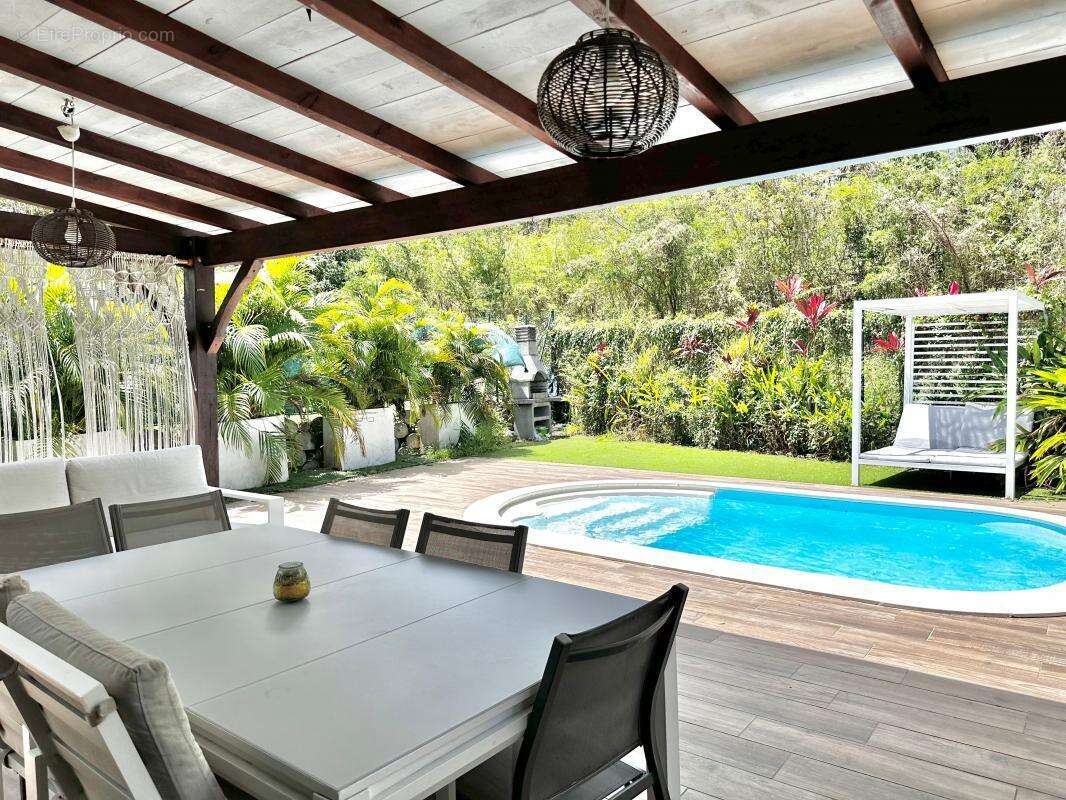 Maison à LES TROIS-ILETS