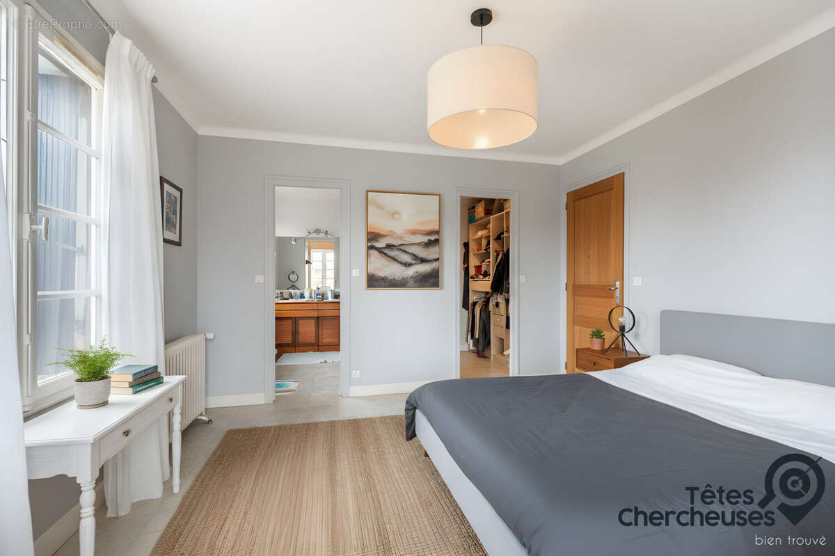 Maison 230 m² à Vourles  - photo 7