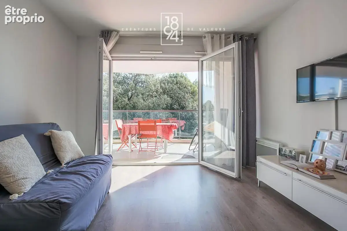 À vendre -T3 lumineux avec terrasse - Marseille 13009 secteur Cabot - photo 2