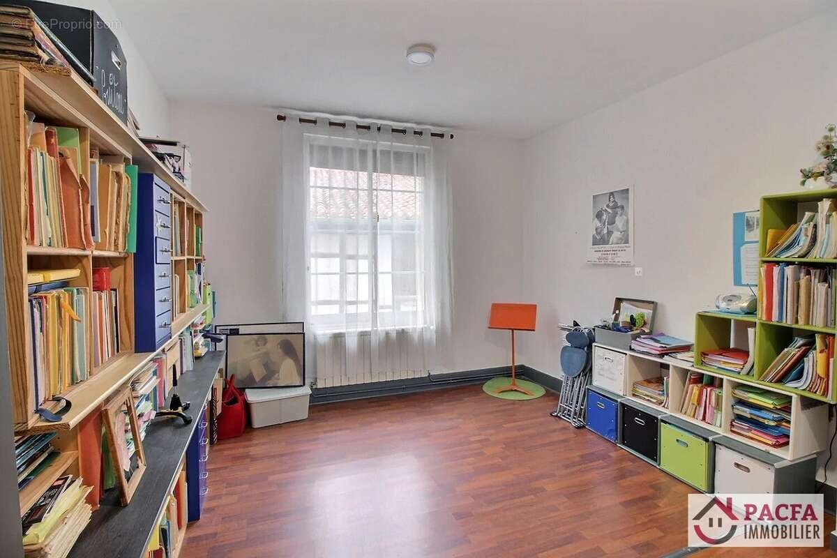 Maison à LABRUGUIERE