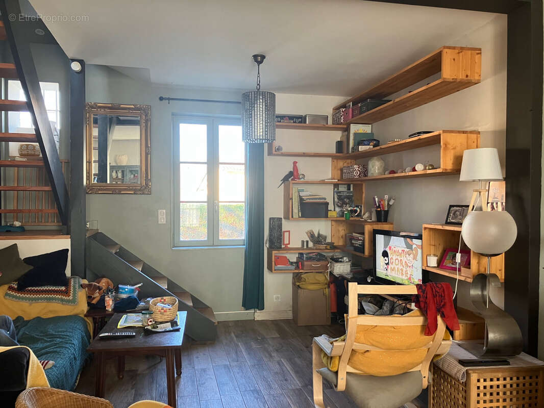 Maison à PUY-L&#039;EVEQUE