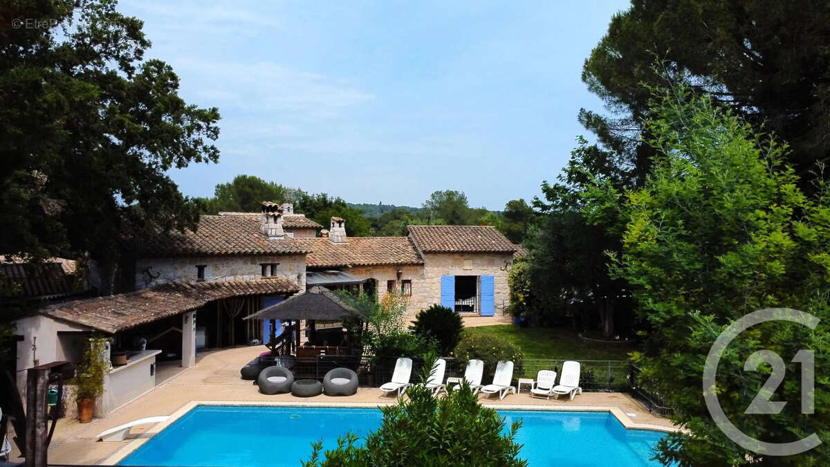 Maison à ROQUEFORT-LES-PINS