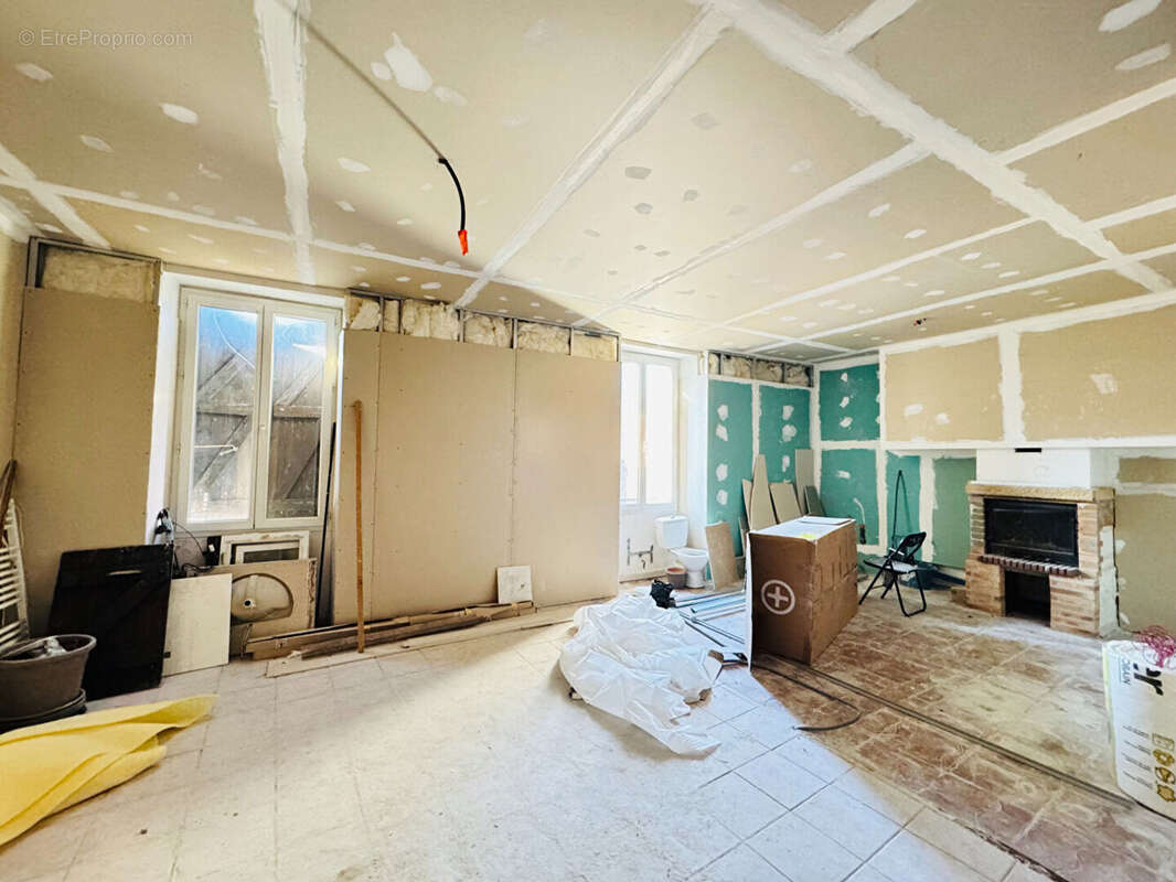 Appartement à PUISSALICON