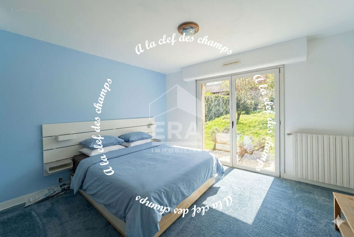 Maison à SAINT-REMY-LES-CHEVREUSE