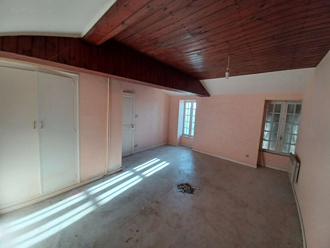 Maison à NUEIL-LES-AUBIERS