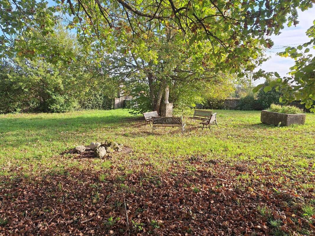 Maison à CHERVES-RICHEMONT