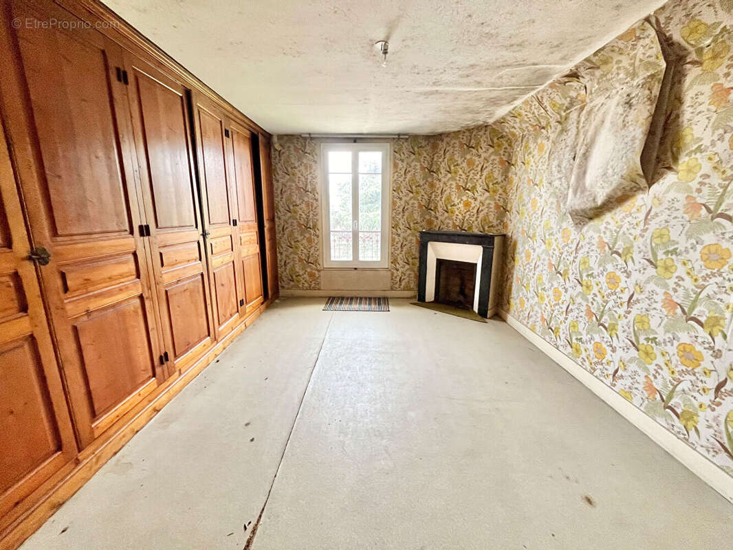 Meulière 187m2 - Centre ville Achères - photo 15