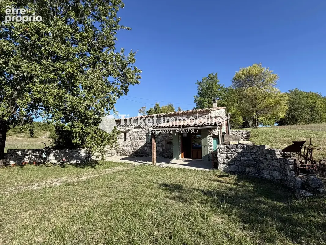 Charmante maison en pierre isolée, vendue meublée, ~40m2 exploités, mezzanine aménagée, vue champs à perte de vue, poêle à bois  - photo 19