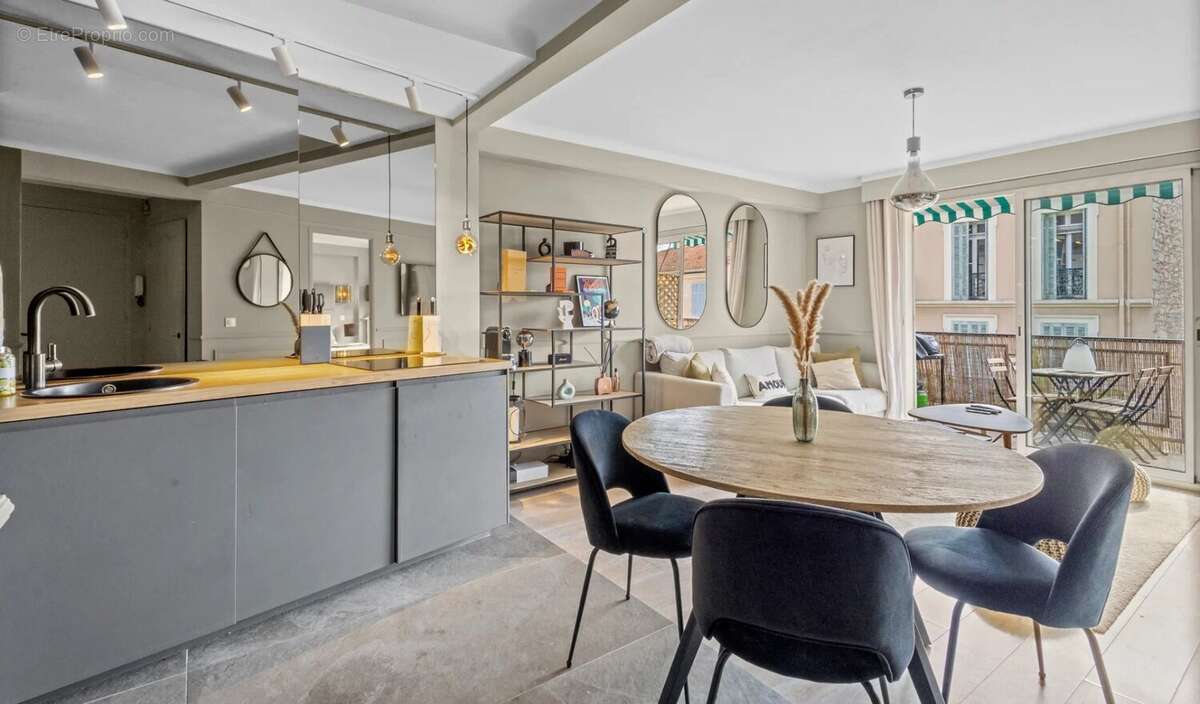 Appartement à LE CANNET