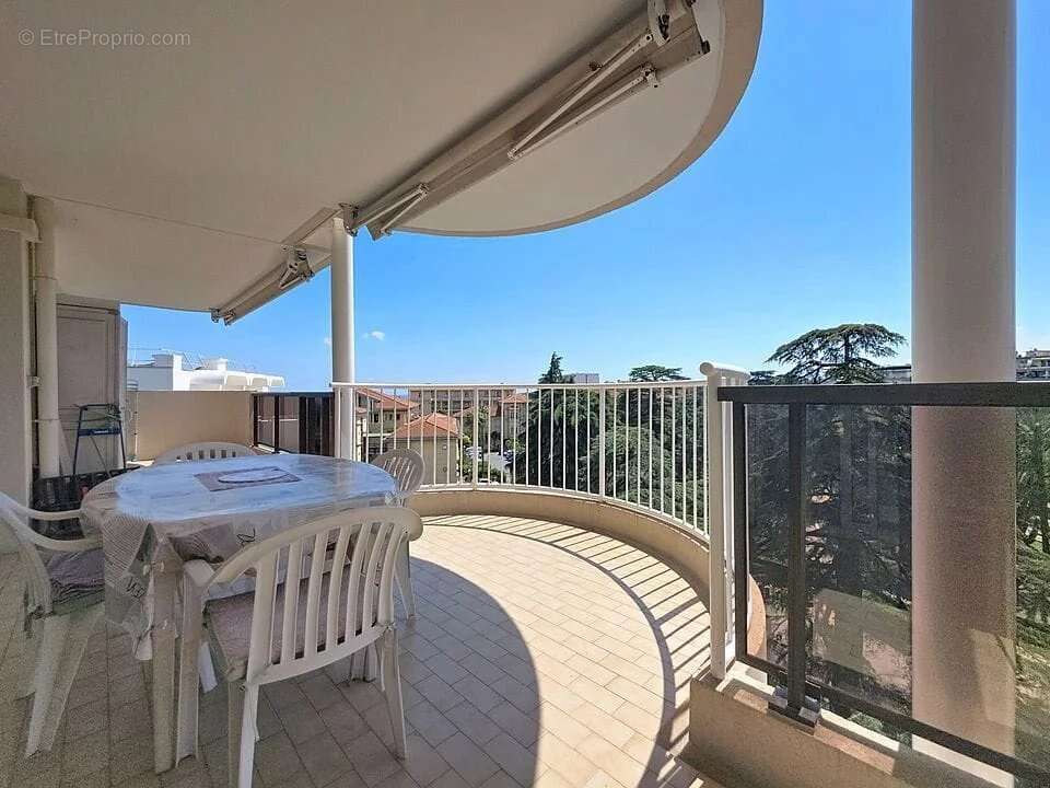 Appartement à LE CANNET