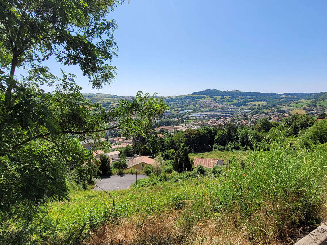 Terrain à VALS-PRES-LE-PUY