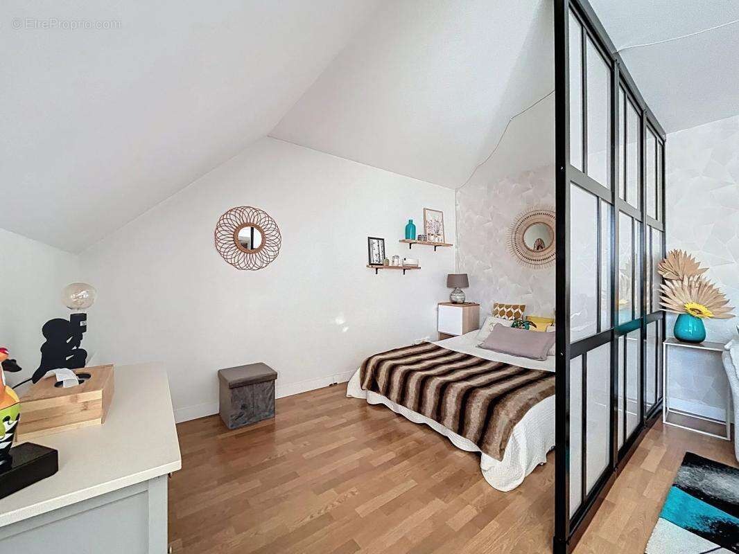 Appartement à VOISINS-LE-BRETONNEUX