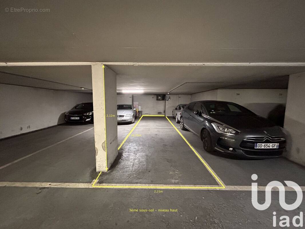Photo 1 - Parking à PARIS-3E
