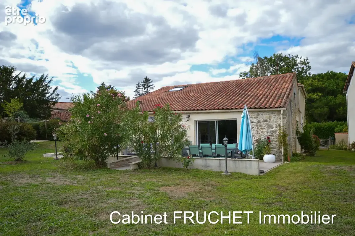 15 minutes de CHANTONNAY et de SAINT-JEAN-D'HERMINE - Très jolie maison de caractère - photo 16