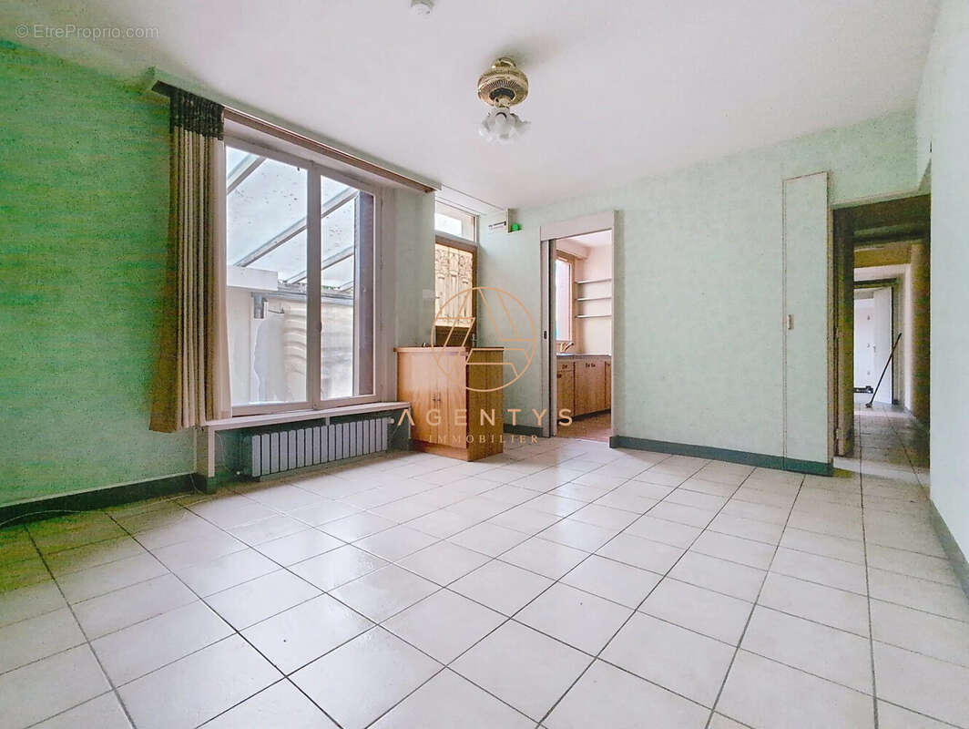 Maison à SAINT-MAUR-DES-FOSSES