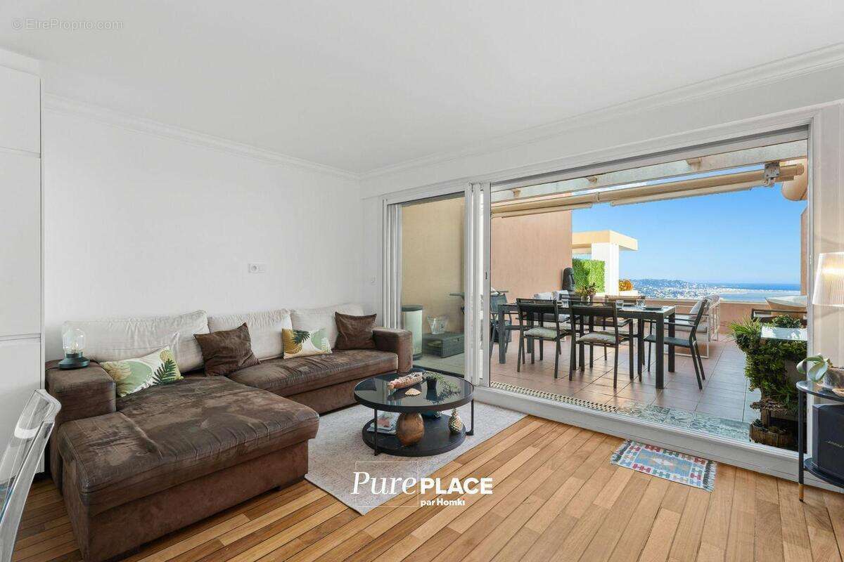 Appartement à MANDELIEU-LA-NAPOULE