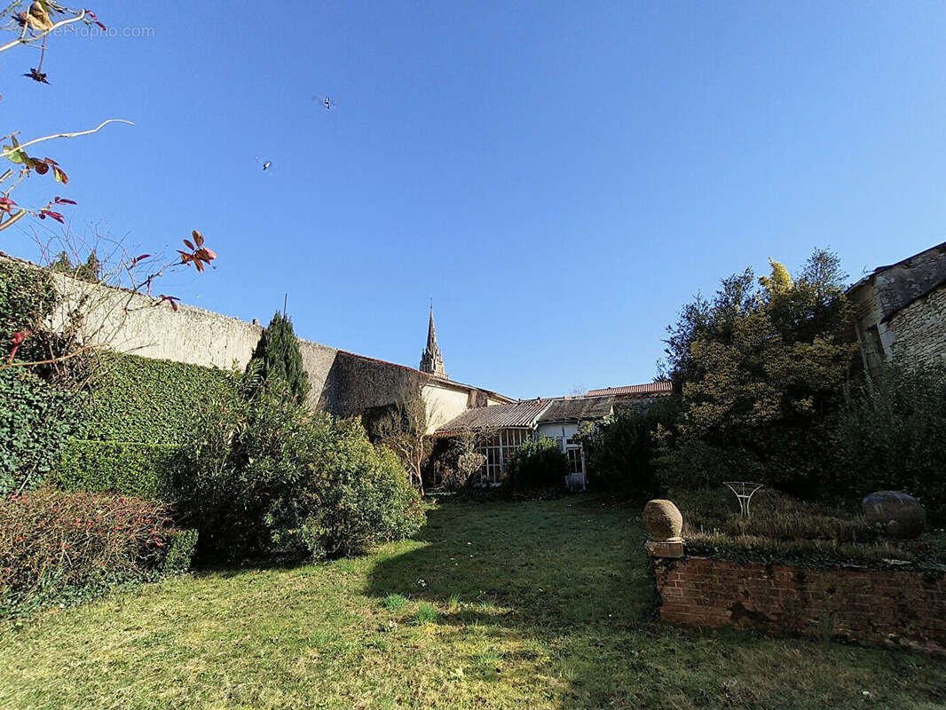 Maison à LA MOTHE-SAINT-HERAY