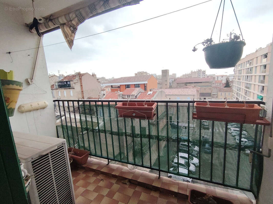 Appartement à MARSEILLE-3E