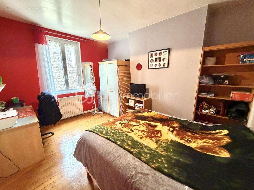 Maison à SAINT-ETIENNE-DU-ROUVRAY