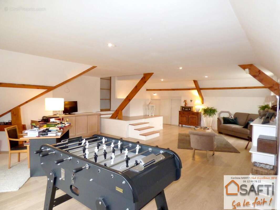 Maison 246 m² à Jouars-Pontchartrain  - photo 2
