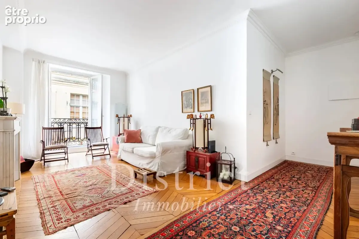 Exclusivité Ile Saint Louis - Beau pied-à-terre traversant de 72m² - photo 2