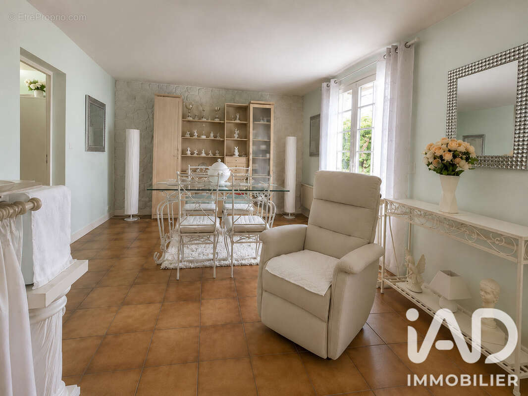 Maison 146 m² à La Selle-Sur-Le-Bied  - photo 6
