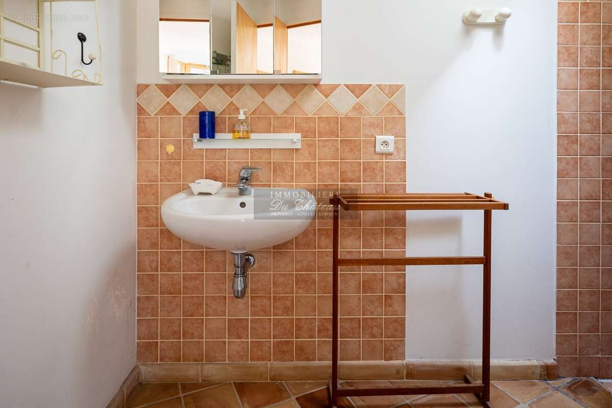 Maison d'architecte avec vue panoramique, trois chambres et piscine - photo 12