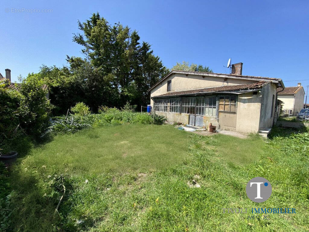 Maison à JAU-DIGNAC-ET-LOIRAC